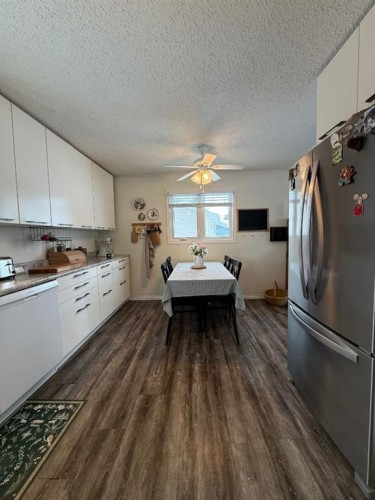 5808 47Th Street, High Prairie, AB - Indoor Photo Showing Kitchen