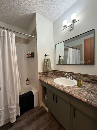 5808 47Th Street, High Prairie, AB - Indoor Photo Showing Bathroom