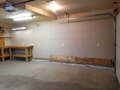 8814 114 Avenue, Grande Prairie, AB - Indoor Photo Showing Garage