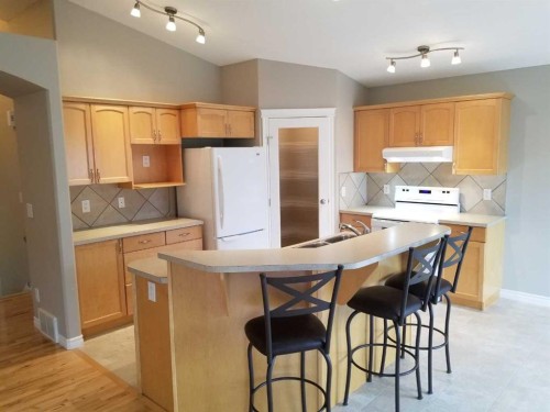 8814 114 Avenue, Grande Prairie, AB - Indoor Photo Showing Kitchen