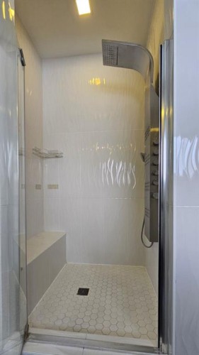 6530 Grand Banks Drive, Grande Prairie, AB - Indoor Photo Showing Bathroom