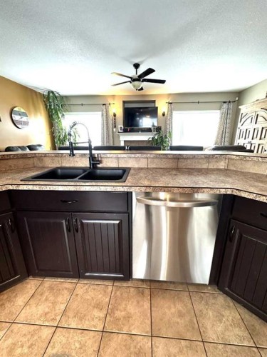 10401 Lexington Street, Rural Grande Prairie No. 1, County Of, AB - Indoor Photo Showing Kitchen With Double Sink