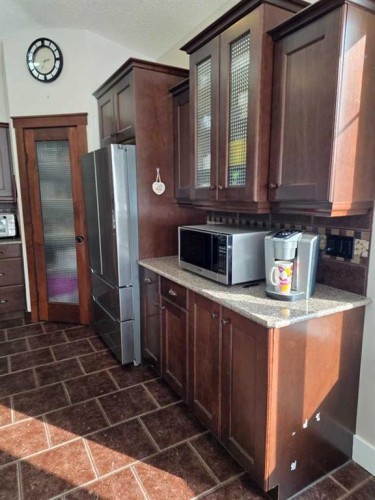 #1-63028 704 Township, Rural Grande Prairie No. 1, County Of, AB - Indoor Photo Showing Kitchen