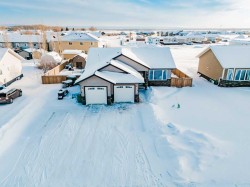 10921 99 Avenue  La Crete, AB T0H 2H0
