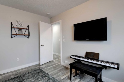8614 88 Street, Grande Prairie, AB - Indoor Photo Showing Other Room