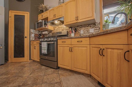 7610 106A Street, Grande Prairie, AB - Indoor Photo Showing Kitchen