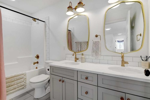 12018 83 Avenue, Grande Prairie, AB - Indoor Photo Showing Bathroom