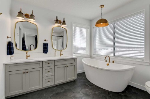 12018 83 Avenue, Grande Prairie, AB - Indoor Photo Showing Bathroom