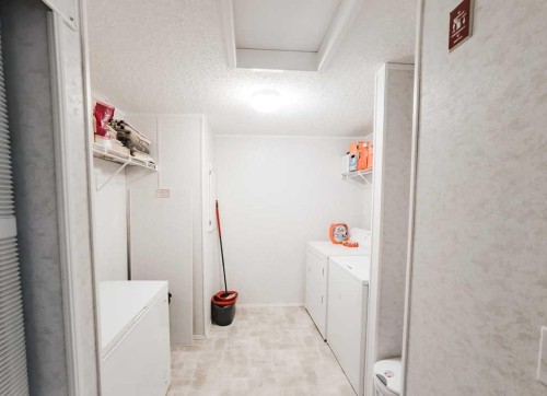 11114 98 Avenue, La Crete, AB - Indoor