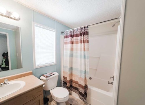 11114 98 Avenue, La Crete, AB - Indoor Photo Showing Bathroom