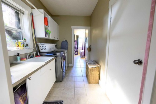 40-712009 Range Road 54 Range, Rural Grande Prairie No. 1, County Of, AB - Indoor Photo Showing Laundry Room