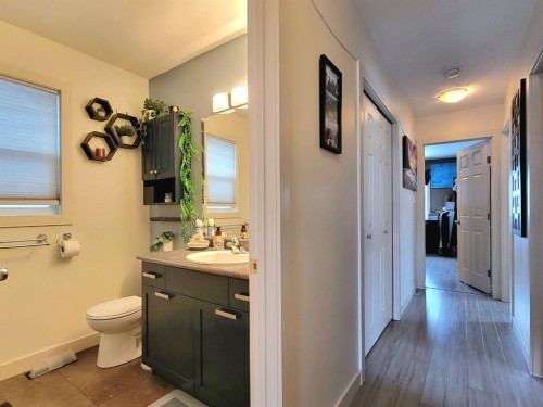 7418 115A Street, Grande Prairie, AB - Indoor Photo Showing Bathroom