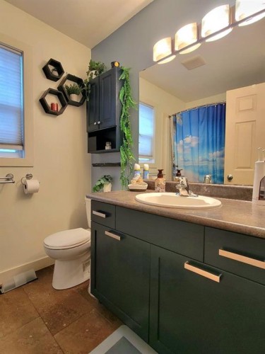 7418 115A Street, Grande Prairie, AB - Indoor Photo Showing Bathroom