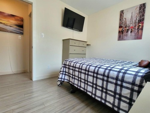 7418 115A Street, Grande Prairie, AB - Indoor Photo Showing Bedroom
