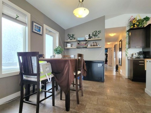 7418 115A Street, Grande Prairie, AB - Indoor Photo Showing Dining Room