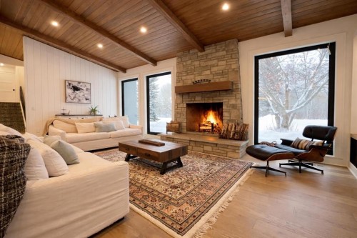 49-54049 Township Road 712, Rural Grande Prairie No. 1, County Of, AB - Indoor Photo Showing Living Room With Fireplace