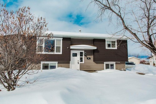 9302 70A Avenue  Grande Prairie, AB T8V 6C9