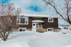 9302 70A Avenue  Grande Prairie, AB T8V 6C9
