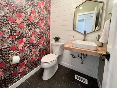 10718 152B Avenue, Rural Grande Prairie No. 1, County Of, AB - Indoor Photo Showing Bathroom