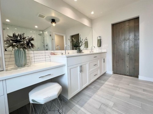 10718 152B Avenue, Rural Grande Prairie No. 1, County Of, AB - Indoor Photo Showing Bathroom
