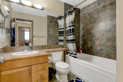9033 93 Avenue, Grande Prairie, AB - Indoor Photo Showing Bathroom