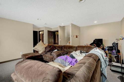 9033 93 Avenue, Grande Prairie, AB - Indoor Photo Showing Living Room