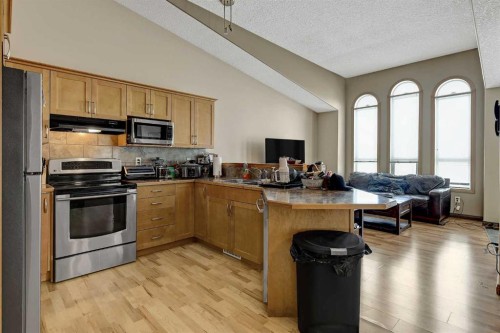 9033 93 Avenue, Grande Prairie, AB - Indoor Photo Showing Kitchen