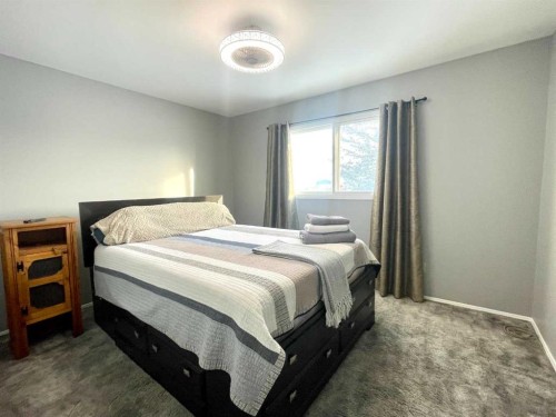 4516 45 Street, Rycroft, AB - Indoor Photo Showing Bedroom