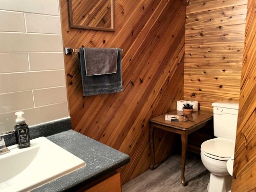 4516 45 Street, Rycroft, AB - Indoor Photo Showing Bathroom