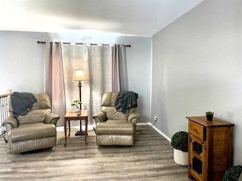 4516 45 Street, Rycroft, AB - Indoor Photo Showing Living Room