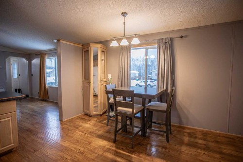 15 Dewberry Road, High Level, AB - Indoor Photo Showing Dining Room