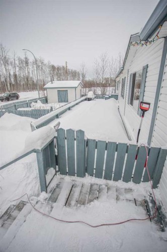 15 Dewberry Road, High Level, AB - Outdoor