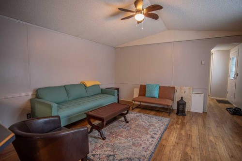 15 Dewberry Road, High Level, AB - Indoor Photo Showing Living Room