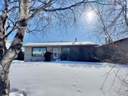 9437 113 Avenue  Grande Prairie, AB T8V 1W3