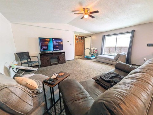 4523 51 Street, Rycroft, AB - Indoor Photo Showing Living Room
