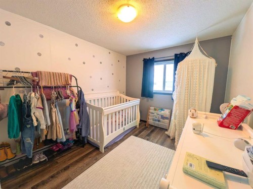 4523 51 Street, Rycroft, AB - Indoor Photo Showing Bedroom