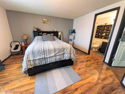 4523 51 Street, Rycroft, AB - Indoor Photo Showing Bedroom