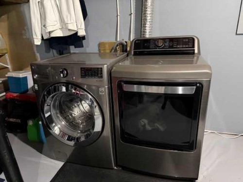 4 Boyer Close, High Level, AB - Indoor Photo Showing Laundry Room