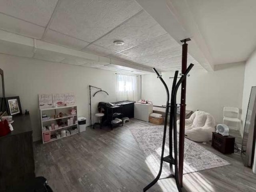 4 Boyer Close, High Level, AB - Indoor