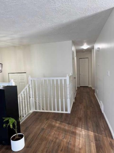 4 Boyer Close, High Level, AB - Indoor Photo Showing Other Room