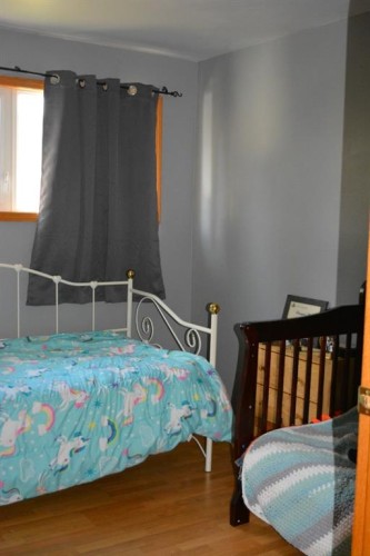 9714 77 Avenue, Peace River, AB - Indoor Photo Showing Bedroom