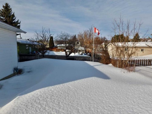 9714 77 Avenue, Peace River, AB - Outdoor