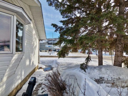 9714 77 Avenue, Peace River, AB - Outdoor With View