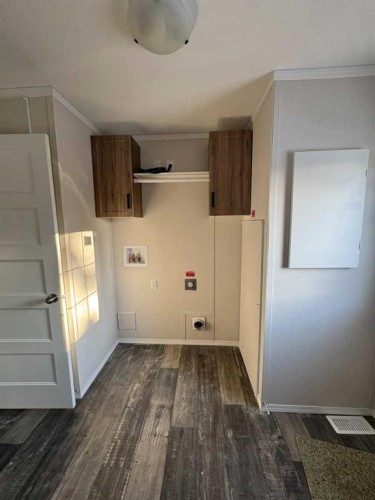 816 5Th Avenue, Beaverlodge, AB - Indoor Photo Showing Other Room