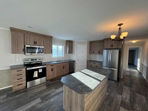 816 5Th Avenue, Beaverlodge, AB - Indoor Photo Showing Kitchen With Stainless Steel Kitchen With Double Sink