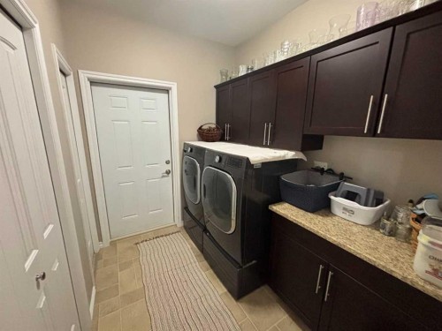 11111 99 Street, Peace River, AB - Indoor Photo Showing Laundry Room