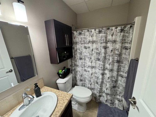 11111 99 Street, Peace River, AB - Indoor Photo Showing Bathroom