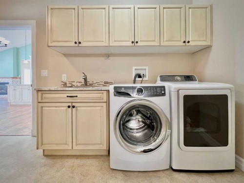 36-1049 Alberta Avenue, Debolt, AB - Indoor Photo Showing Laundry Room