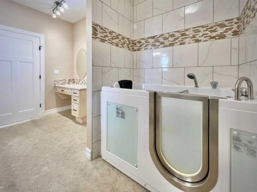 36-1049 Alberta Avenue, Debolt, AB - Indoor Photo Showing Bathroom