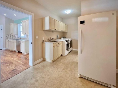 36-1049 Alberta Avenue, Debolt, AB - Indoor Photo Showing Laundry Room